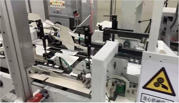 Използвана машина за лепило Bobst 4 и 6 точки